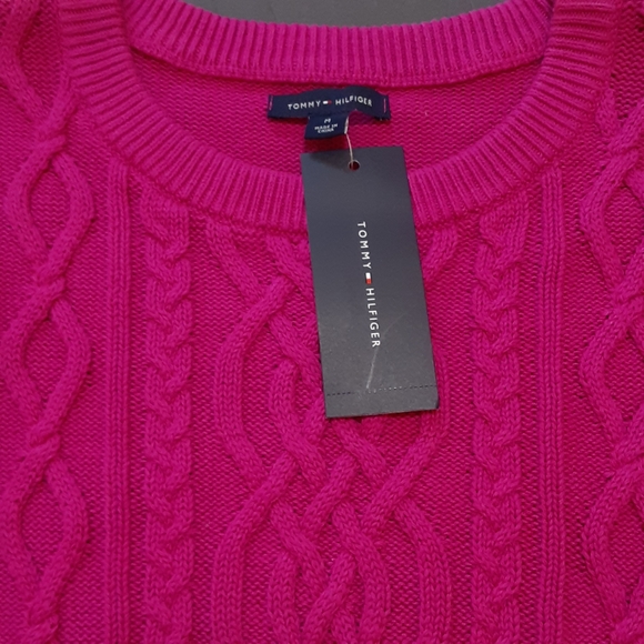 NWT, Tommy Hilfiger, Fuscia Red, Cotton Cable Knit Sweater, Size Medium - Picture 2 of 9